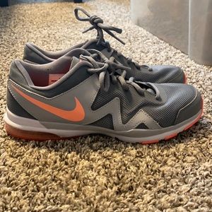 Nike Sculpt TR 2 Athletic Shoes